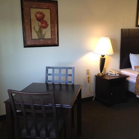 Howard Johnson By Wyndham Lubbock Tx מראה חיצוני תמונה