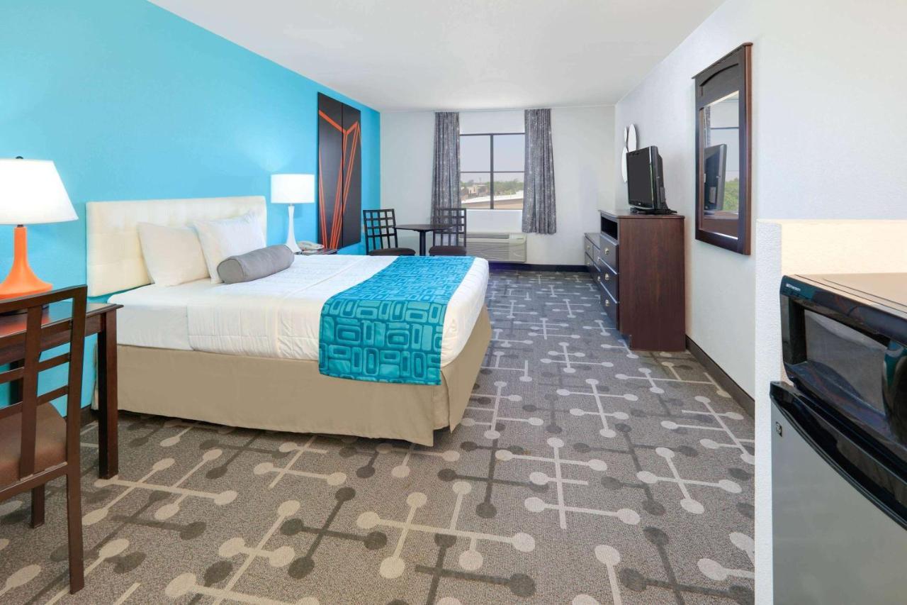 Howard Johnson By Wyndham Lubbock Tx מראה חיצוני תמונה