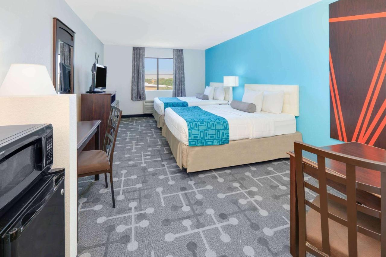 Howard Johnson By Wyndham Lubbock Tx מראה חיצוני תמונה