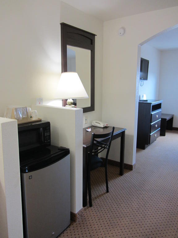 Howard Johnson By Wyndham Lubbock Tx מראה חיצוני תמונה