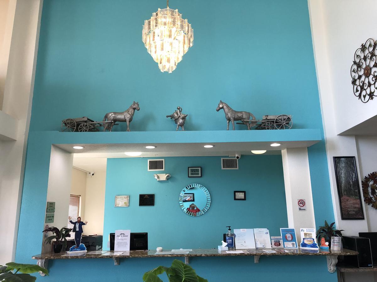 Howard Johnson By Wyndham Lubbock Tx מראה חיצוני תמונה