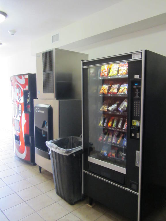 Howard Johnson By Wyndham Lubbock Tx מראה חיצוני תמונה
